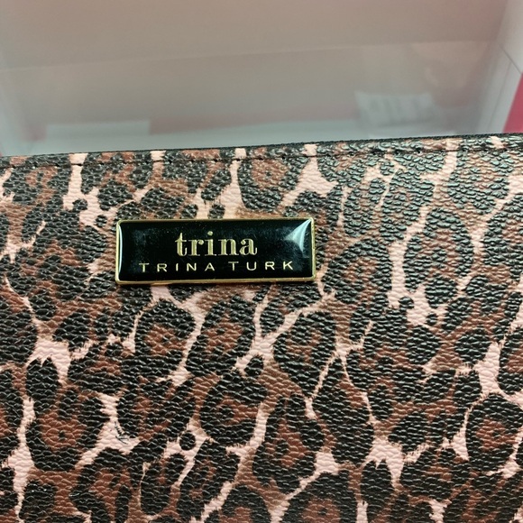 Trina Turk Large Leopard Zip Around Wallet, NWT - Picture 3 of 9